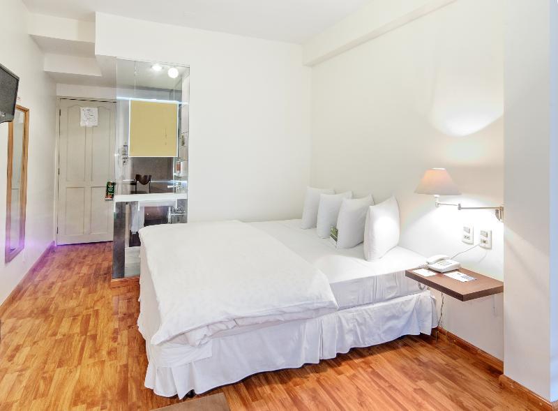 Lp Columbus Hotel La Paz